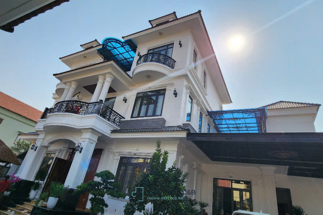 Hoàn thiện mẫu biệt thự tân cổ điển 3 tầng mái Nhật tại Hưng Yên.