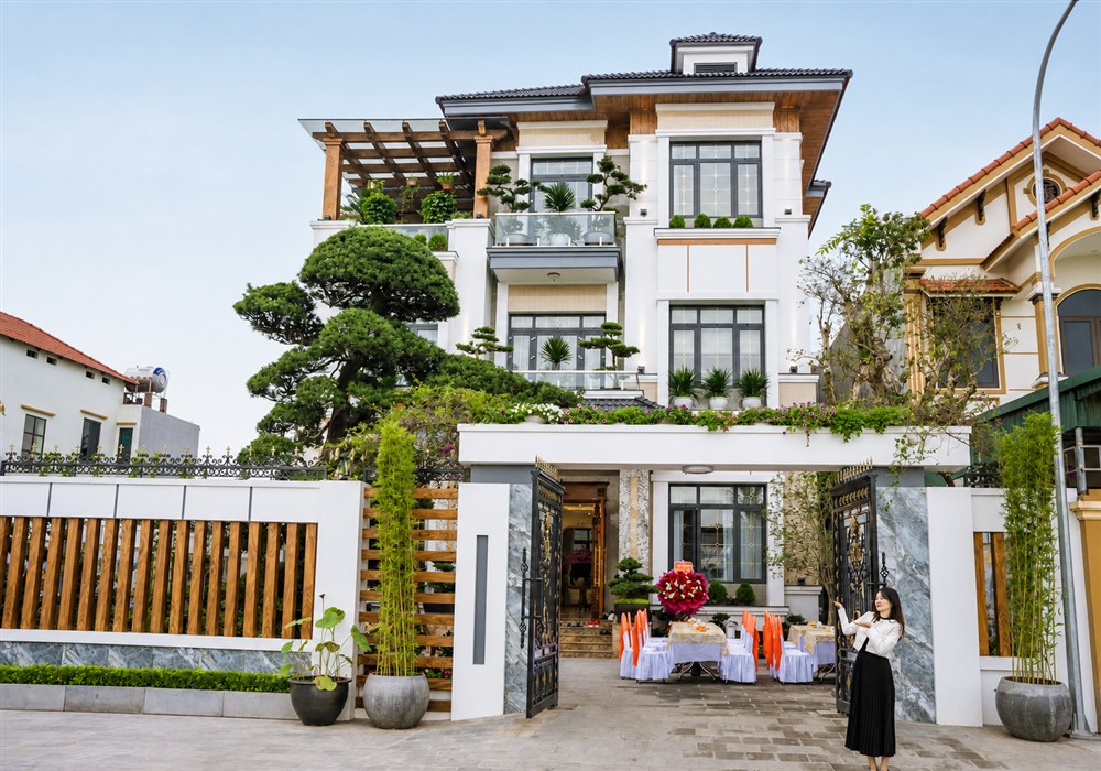 Biệt thự hoàn thiện với không gian sân vườn