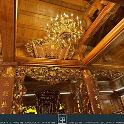 Nội thất nhà thờ anh Sinh: không gian gỗ truyền thống
