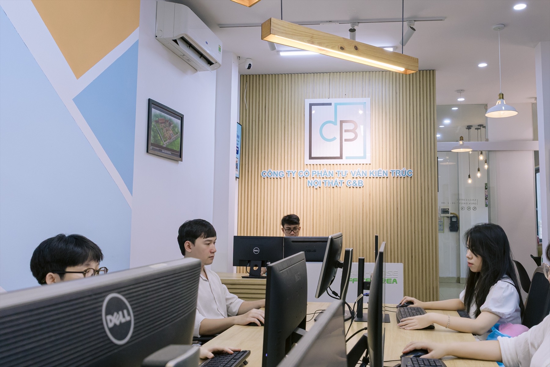 Hình ảnh hoạt động thực tế của đội ngũ C&B