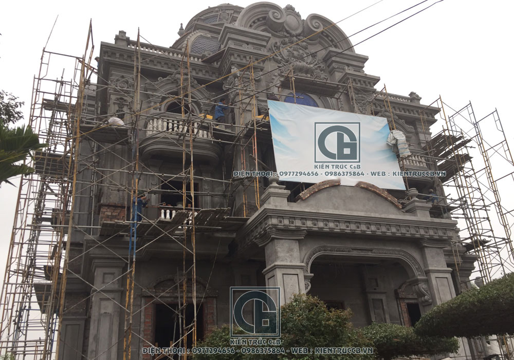 Hiện trạng tháng 3 biệt thự tân cổ điển nhà anh Tiến